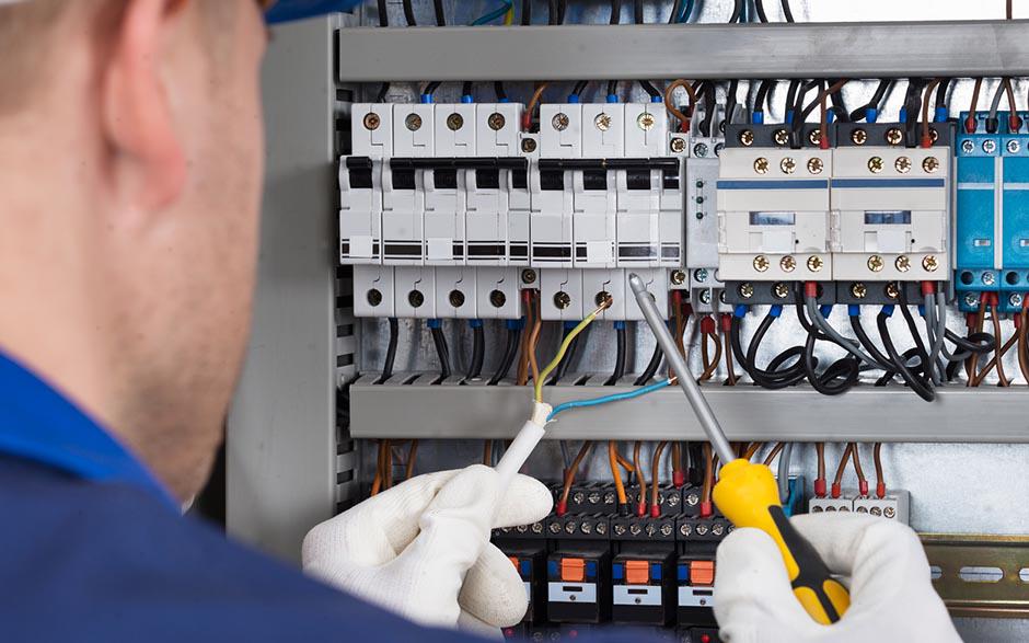 travail électricien Créteil